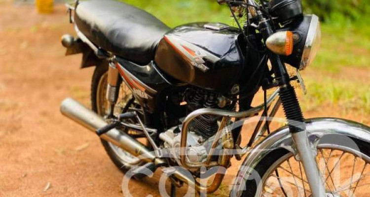 BAJAJ BOXER 2003