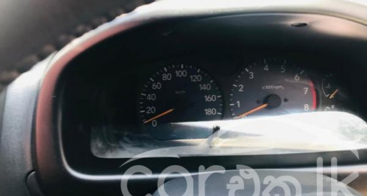 SUZUKI SWIFT 2003