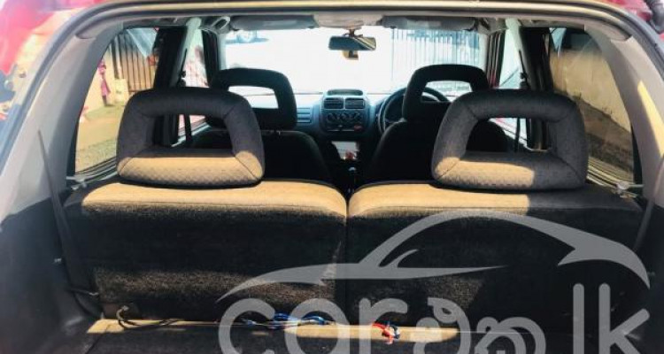 SUZUKI SWIFT 2003