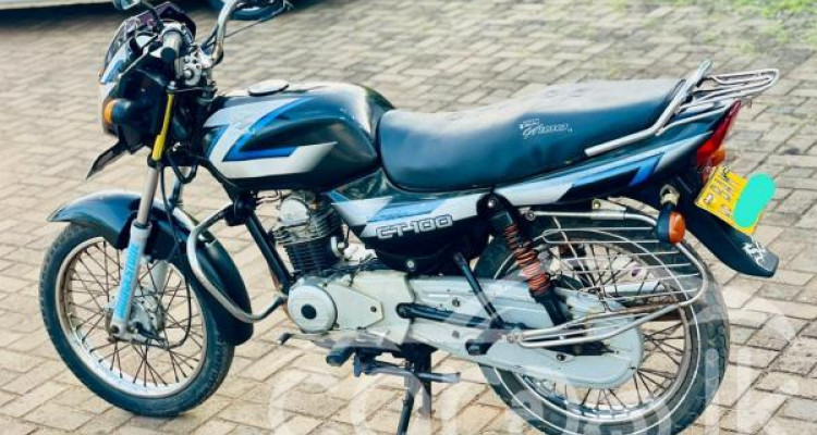 BAJAJ CT100 2013