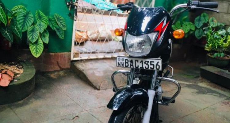 BAJAJ CT100 2013