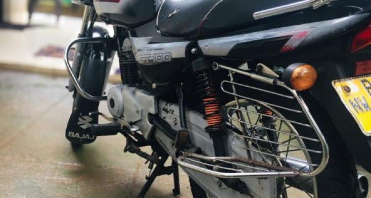 BAJAJ CT100 2013