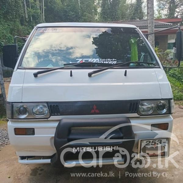 MITSUBISHI DELICA PO5 1995