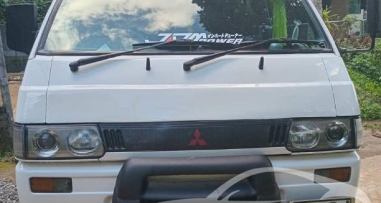 MITSUBISHI DELICA PO5 1995