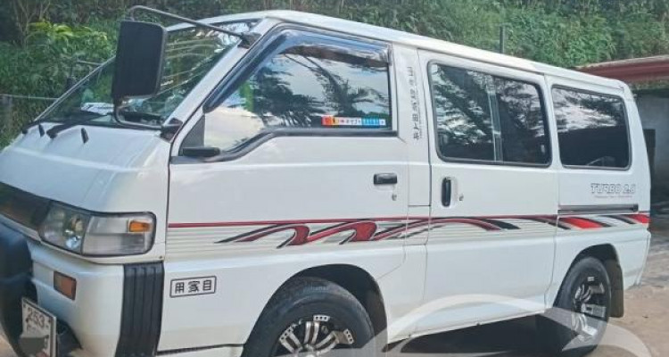 MITSUBISHI DELICA PO5 1995