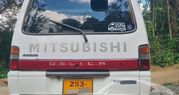MITSUBISHI DELICA PO5 1995