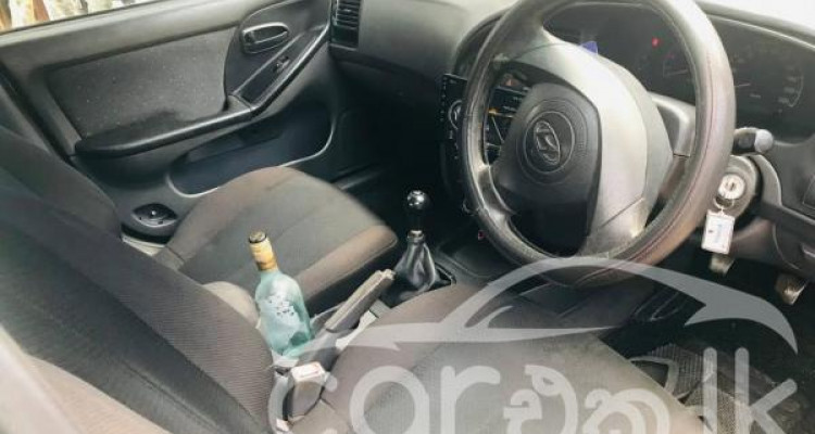 HYUNDAI ELANTRA 2000