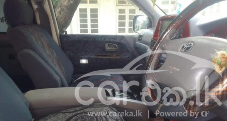 TOYOTA NOAH KR42 2001