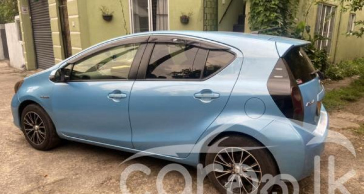 TOYOTA AQUA 2014