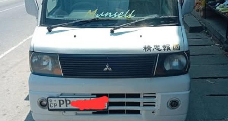 MITSUBISHI MINI MASTER 2006