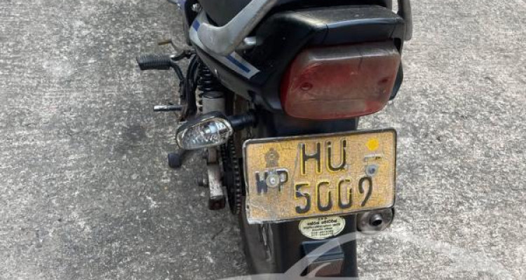 TVS VICTOR 2004