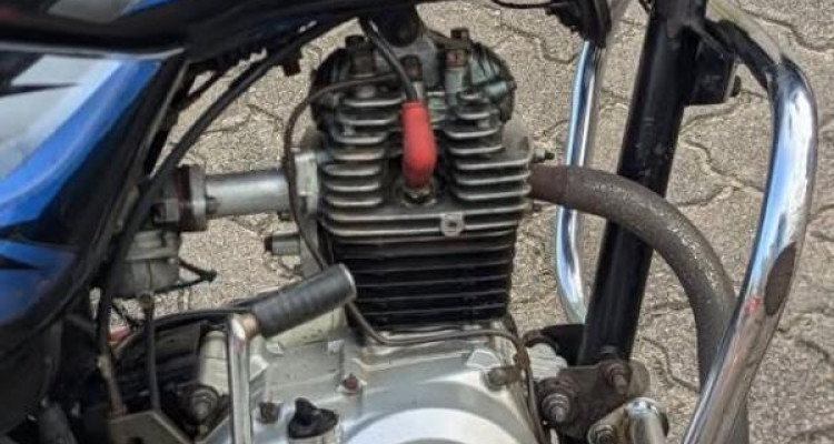 BAJAJ CT100 2015