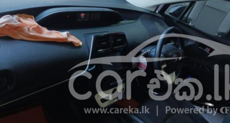 TOYOTA PRIUS 2016