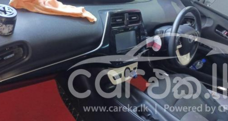 TOYOTA PRIUS 2016