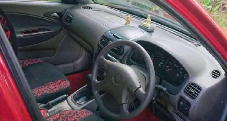 DAEWOO NUBIRA 2000