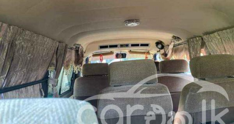 NISSAN CARAVAN 2000