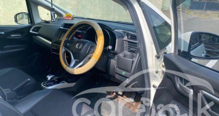HONDA FIT GP5 2015
