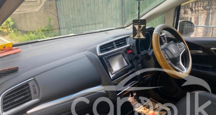 HONDA FIT GP5 2015