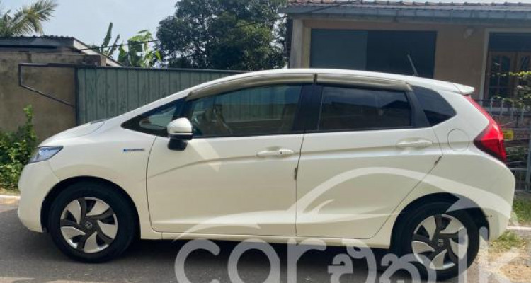 HONDA FIT GP5 2015