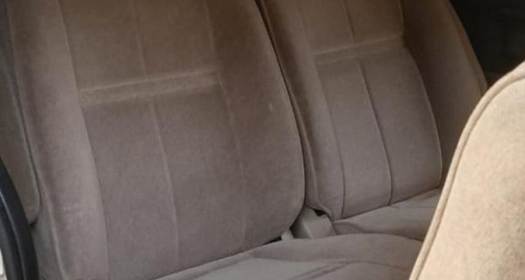 TOYOTA HIACE KDH 200 2006