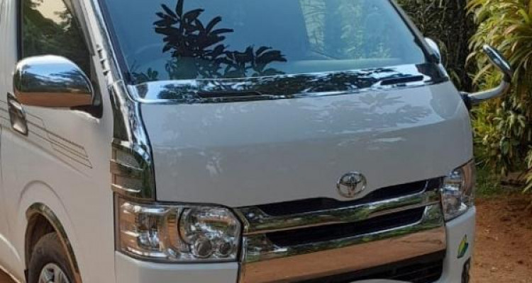 TOYOTA HIACE KDH 200 2006