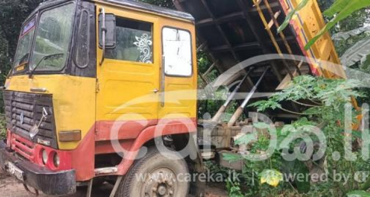 LANKA ASHOK LEYLAND COMET 2006