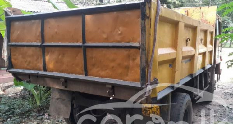 LANKA ASHOK LEYLAND COMET 2006