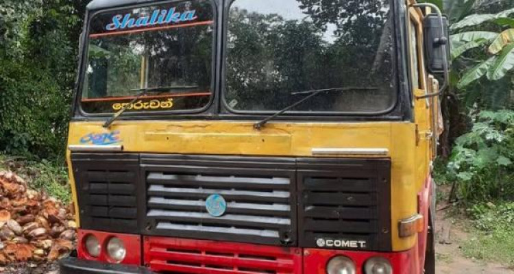 LANKA ASHOK LEYLAND COMET 2006