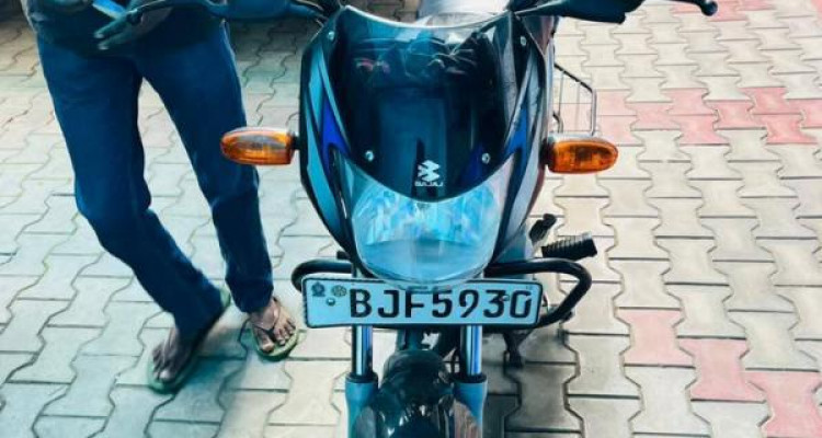 BAJAJ CT100 2024