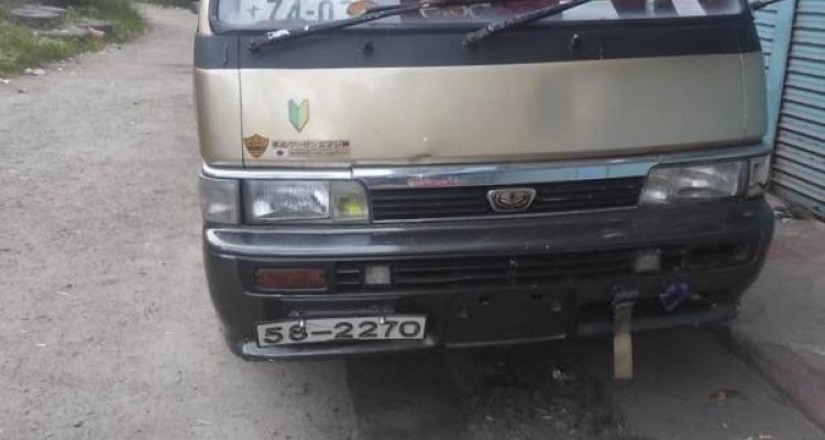 NISSAN CARAVAN 1991