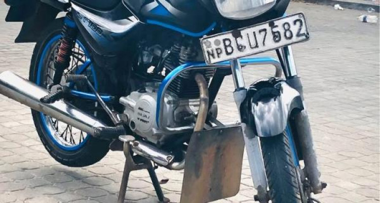 BAJAJ CT100 2015