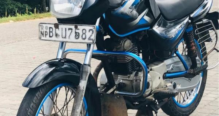 BAJAJ CT100 2015