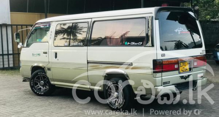 NISSAN CARAVAN 1999