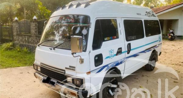 NISSAN CARAVAN 1983