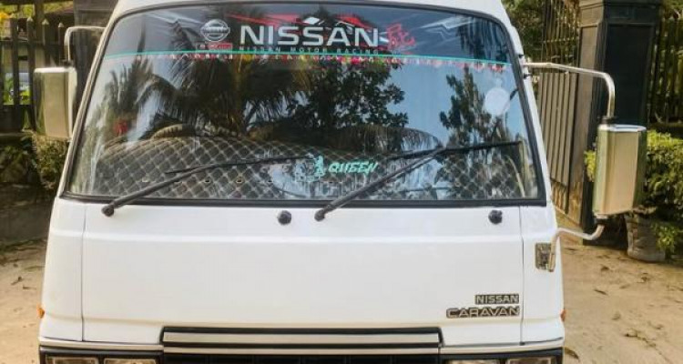 NISSAN CARAVAN 1983