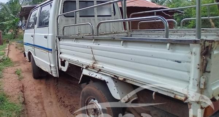 TOYOTA HIACE 1981