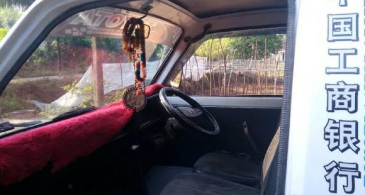 TOYOTA HIACE LH30 1980