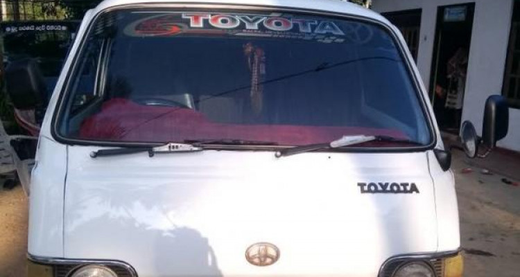 TOYOTA HIACE LH30 1980
