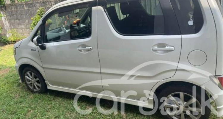 SUZUKI WAGON R PREMIUM 2018