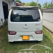 SUZUKI WAGON R PREMIUM 2018