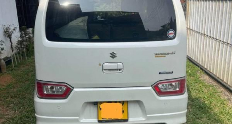 SUZUKI WAGON R PREMIUM 2018