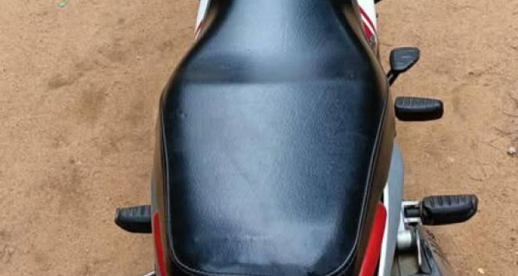 BAJAJ V15 2016