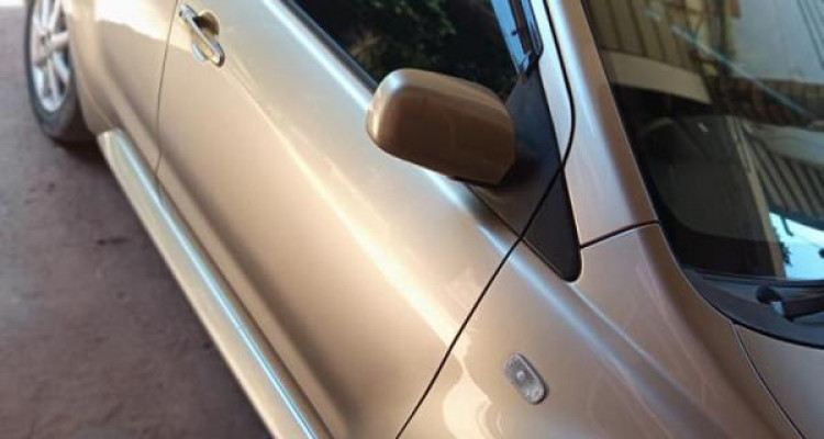 TOYOTA IST 2003