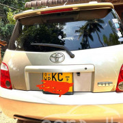 TOYOTA IST 2003