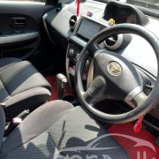 TOYOTA IST 2003
