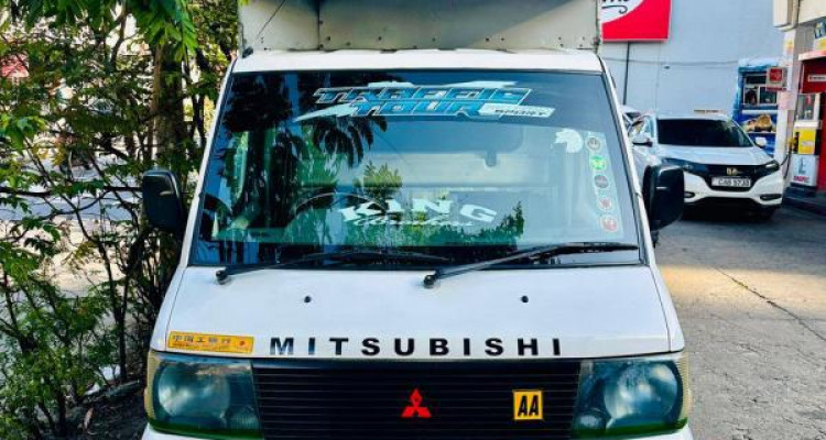 MITSUBISHI MINI MASTER 2006