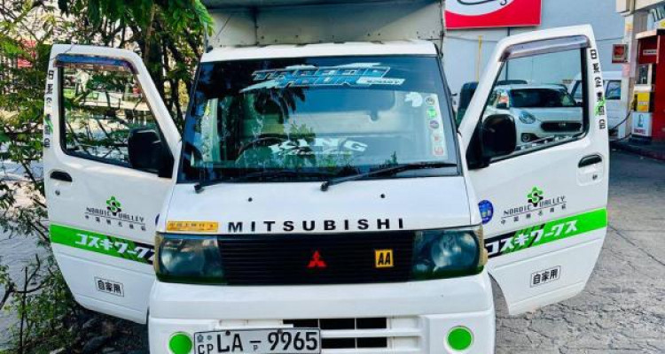 MITSUBISHI MINI MASTER 2006