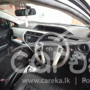 TOYOTA AQUA 2013