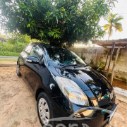 TOYOTA VITZ 2010
