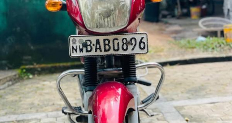 BAJAJ CT100 2013